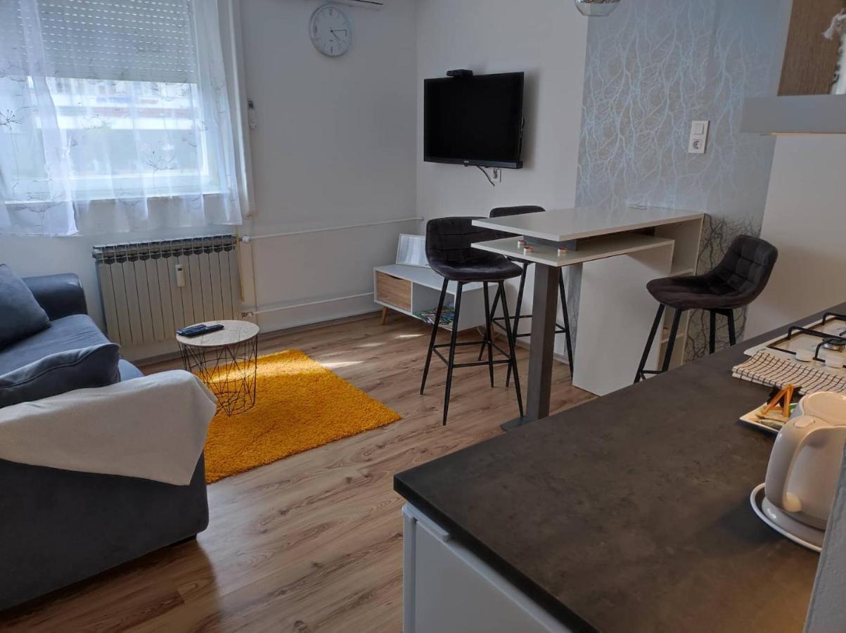 Apartman Emy Карловац Екстериор снимка